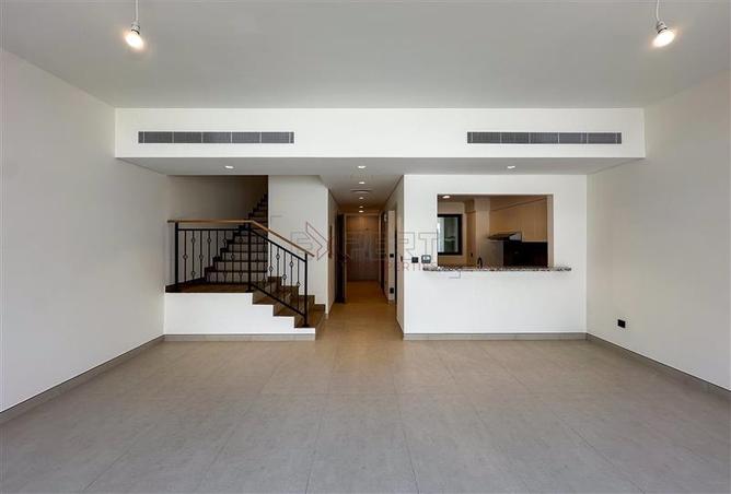 Brand New Villa · Near Lagoon · Easy Cheques Option — photo 2
