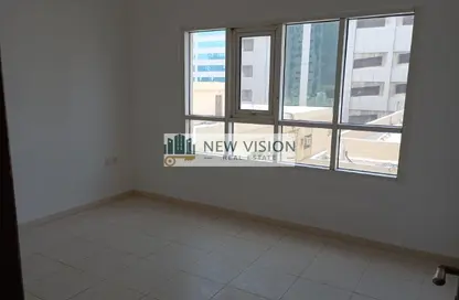 شقة - 2 غرف نوم - 2 حمامات للايجار في كريستال بلازا - المجاز 1 - المجاز - الشارقة