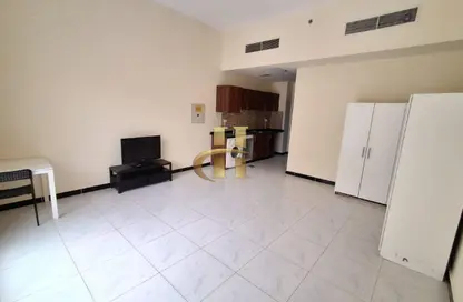 Apartment - Studio - 1 Bathroom for rent in Knightsbridge Court - District 13 - Jumeirah Village Circle - Dubai