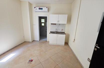Apartment - Studio - 1 for rent in Fire Station Road - Muwaileh - Sharjah
