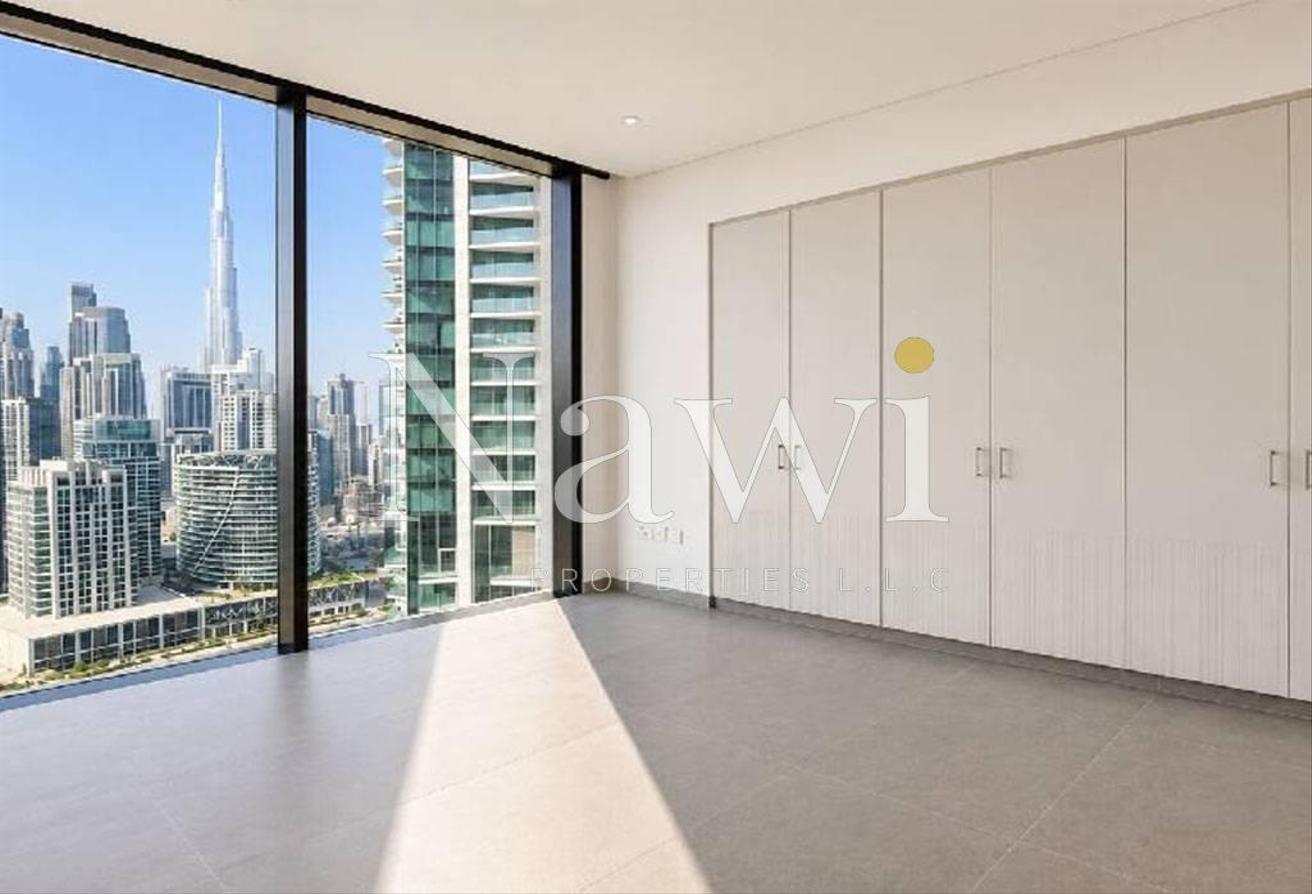 Spacious 3BR + Maid | Burj Khalifa & Canal Views photo 8