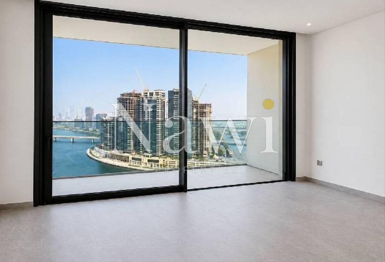 Spacious 3BR + Maid | Burj Khalifa & Canal Views photo 14