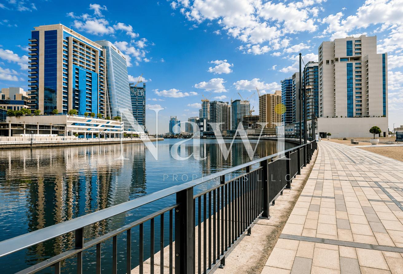 Spacious 3BR + Maid | Burj Khalifa & Canal Views photo 28