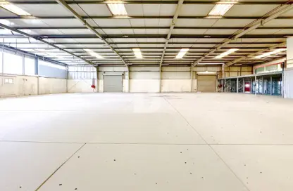 مستودع - استوديو للايجار في القوز الصناعية - القوز - دبي