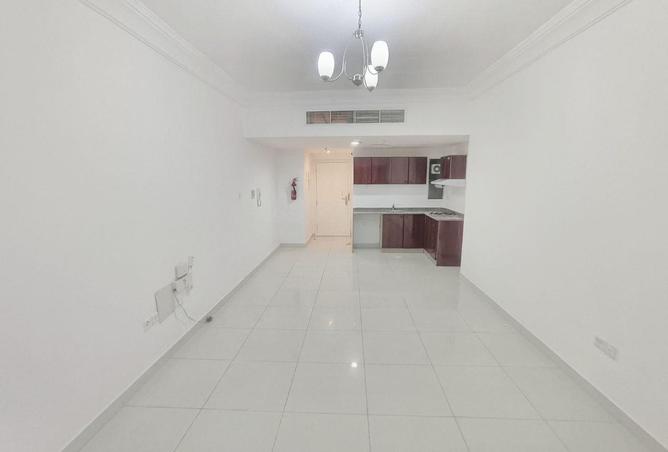 102832537 - Property Image 2