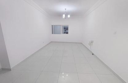 Apartment - Studio - 1 Bathroom for rent in Sharjah 555 Tower - Al Khan Corniche - Al Khan - Sharjah