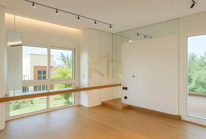 54401559 - Property Image 3