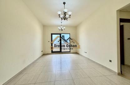 Apartment - 2 Bedrooms - 3 Bathrooms for rent in Yasmeen Building - Al Jaddaf - Dubai