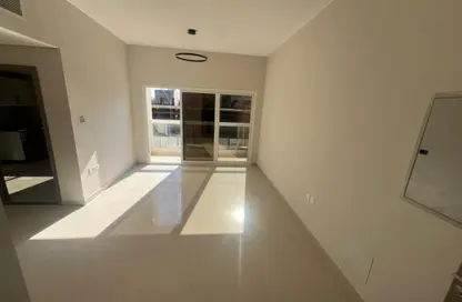 شقة - 2 غرف نوم - 3 حمامات للايجار في الجرف الصناعية 3 - الجرف الصناعية - عجمان