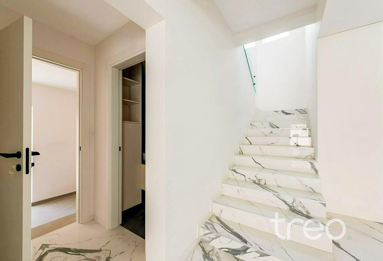 5 Beds | Renovated | Pool | Exclusive photo 11