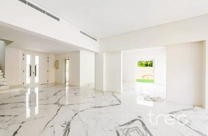 Villa - 5 Bedrooms - 6 Bathrooms for rent in Meadows 2 - Meadows - Dubai