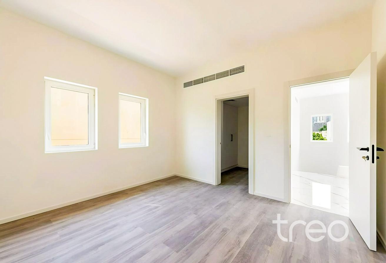 5 Beds | Renovated | Pool | Exclusive photo 19