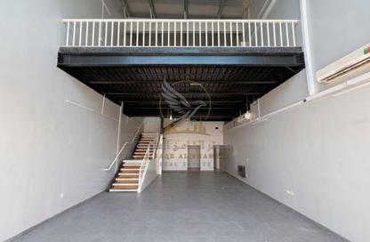 Shop - Studio - 1 Bathroom for rent in Industrial Building 13 - Industrial Area 13 - Sharjah Industrial Area - Sharjah