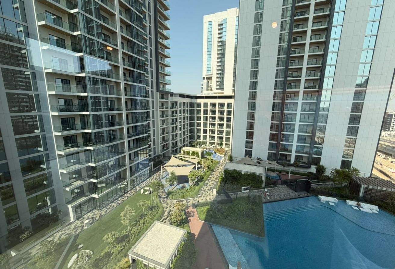 Style & Comfort || Waterfront & Amenities Views |
