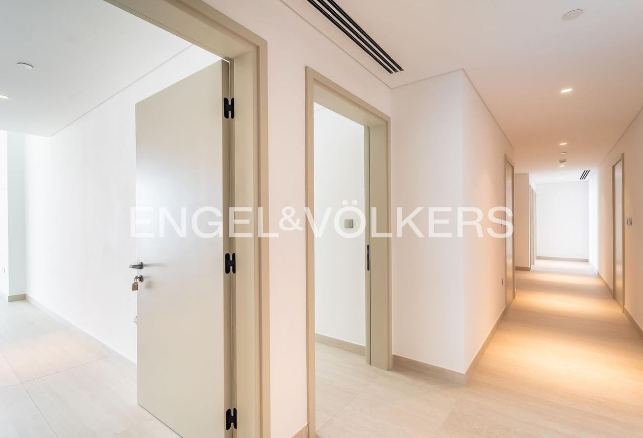 Exclusive | Ocean View | Top Floor | Corner Unit photo 10