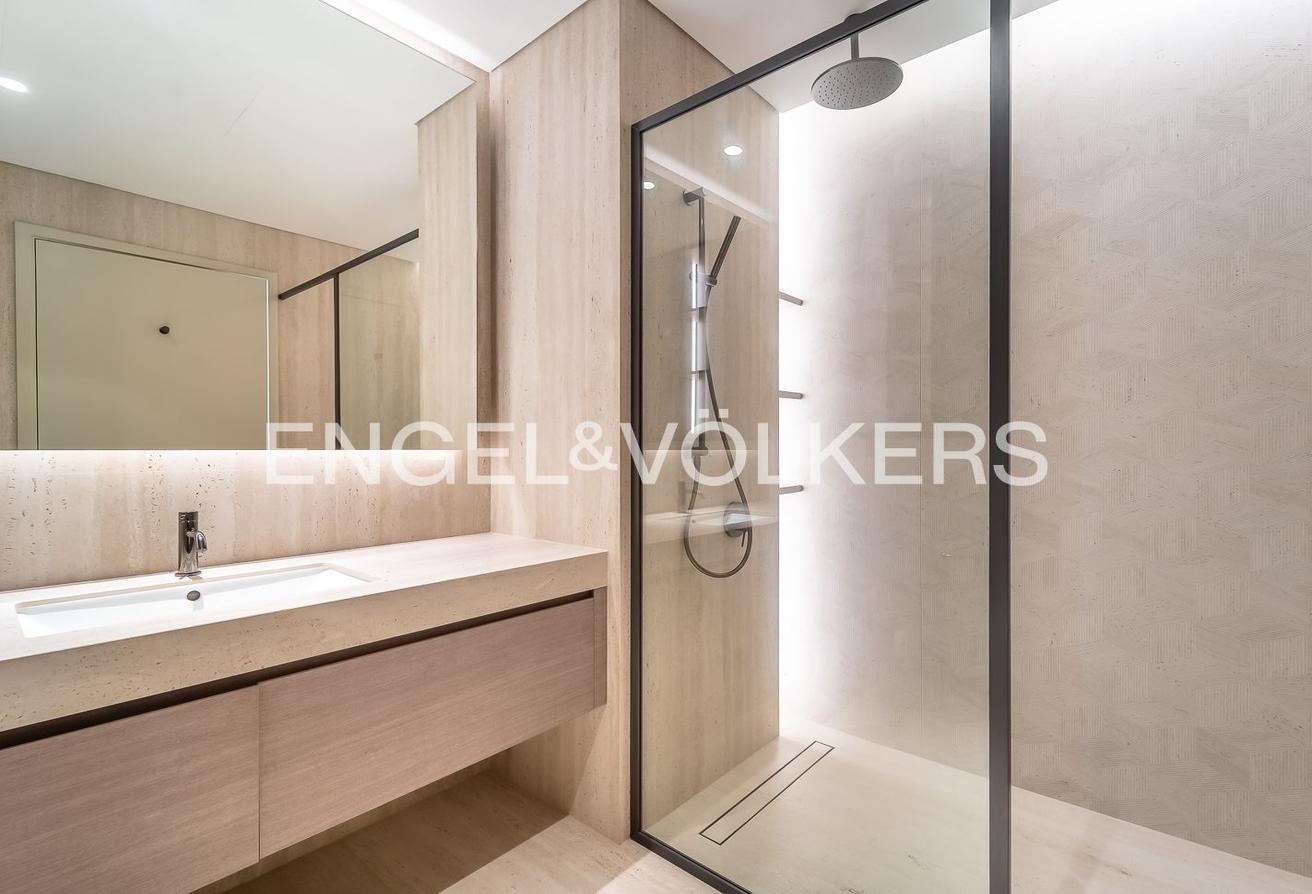 Exclusive | Ocean View | Top Floor | Corner Unit photo 14