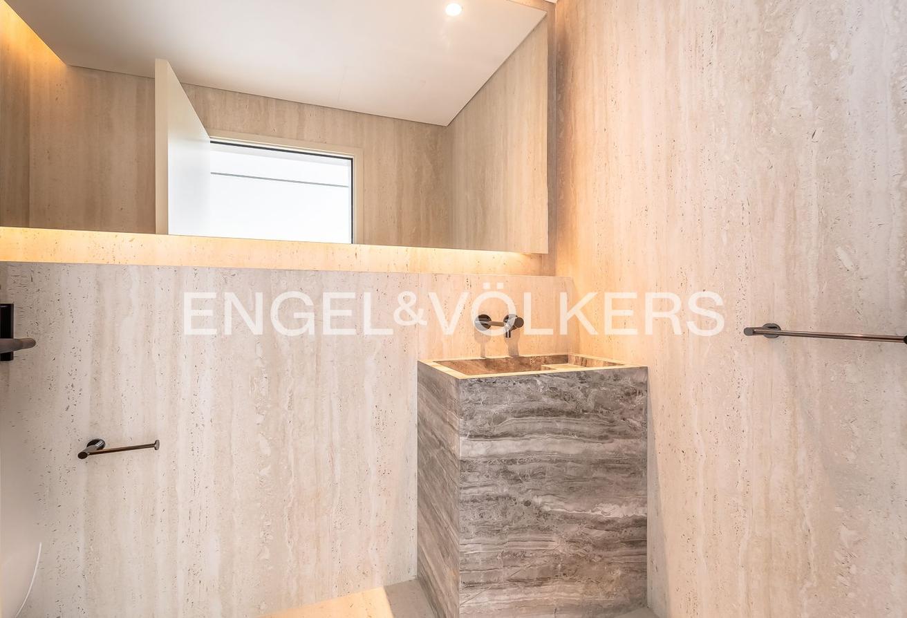 Exclusive | Ocean View | Top Floor | Corner Unit photo 26