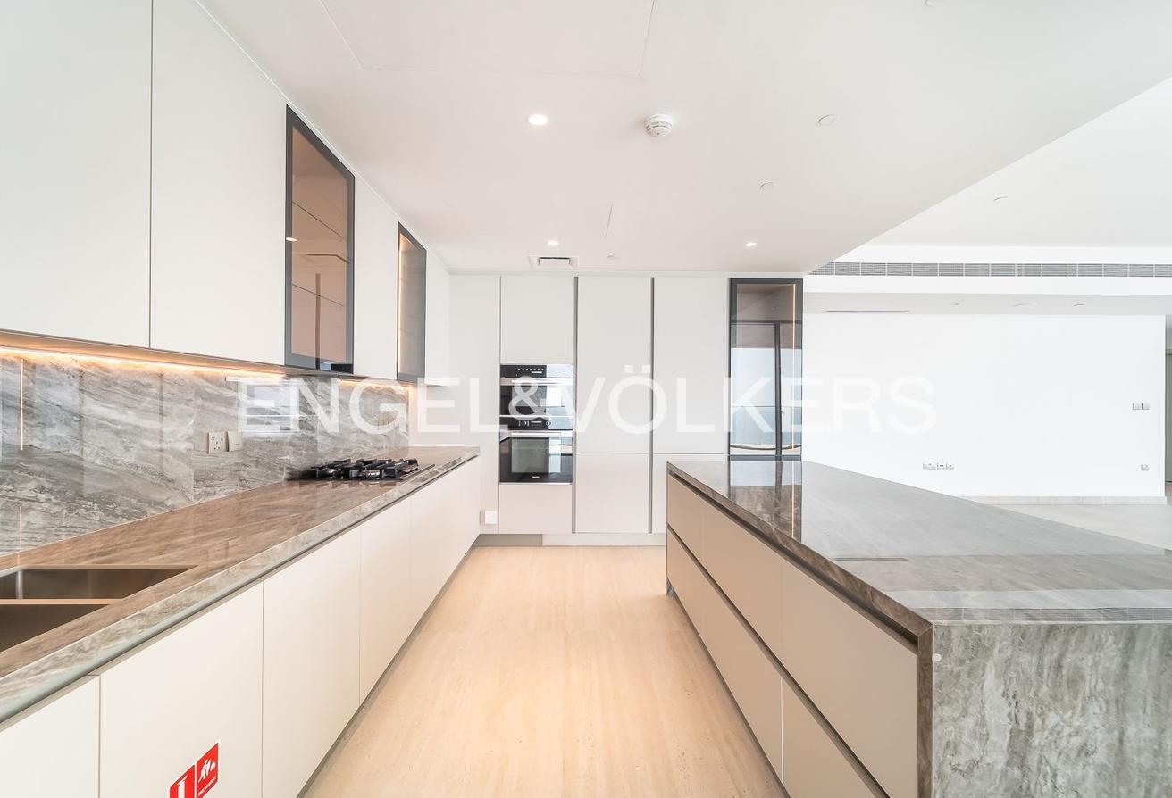 Exclusive | Ocean View | Top Floor | Corner Unit photo 9