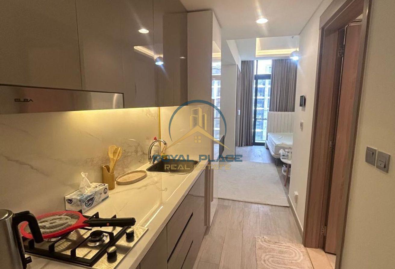 FULLY FURNISHED | MODERN LAYOUT| CHILLER FREE photo 5