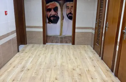 مكتب - استوديو - 2 حمامات للايجار في برج الثريا - التعاون - الشارقة