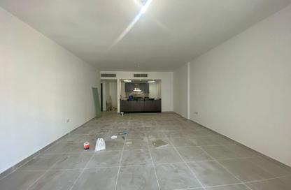 Apartment - 1 Bedroom - 2 Bathrooms for rent in Tower 27 - Al Reef Downtown - Al Reef - Abu Dhabi