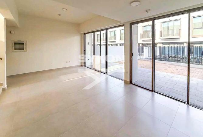 73124027 - Property Image 3