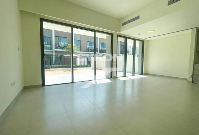 73124027 - Property Image 2