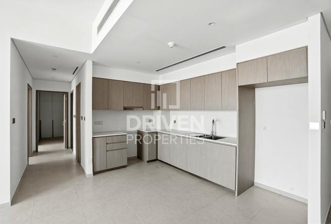 High Floor with Scenic Sea View | Vacant Unit photo 3
