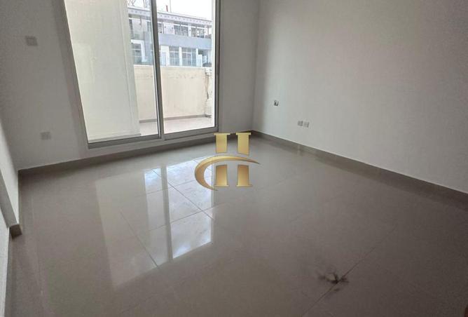 79827904 - Property Image 3