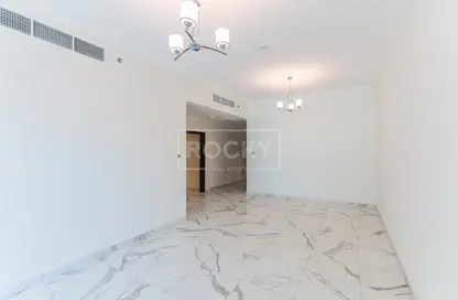 شقة - 2 غرف نوم - 3 حمامات للايجار في آرت 18 - الخليج التجاري - دبي