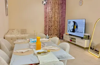 شقة - غرفة نوم - 2 حمامات للايجار في ميدان الرولة - منطقة الرولة - الشارقة