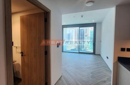 Apartment - Studio - 1 for rent in Peninsula Three - Peninsula - Business Bay - Dubai