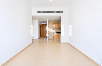 Apartment - 1 - 1 for rent in Mayfair Tower - Business Bay - Dubai