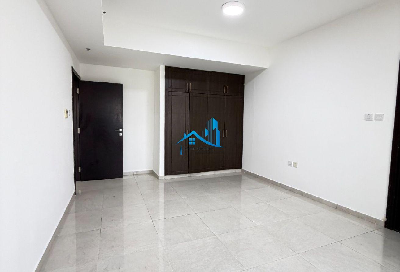 SPACIOU 2BHK WITH BALCONY FULL FAMILY BUILDING 60K photo 2