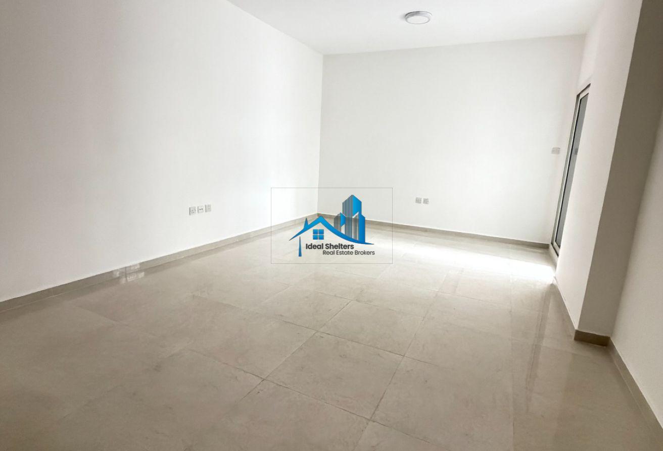SPACIOU 2BHK WITH BALCONY FULL FAMILY BUILDING 60K photo 4
