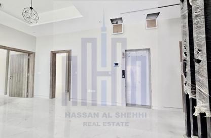 Apartment - 4 Bedrooms - 6 Bathrooms for rent in Al Hooshi Villas - Hoshi - Al Badie - Sharjah Apartment - 4 Bedrooms - 6 Bathrooms for rent in Al Hooshi Villas - Hoshi - Al Badie - Sharjah