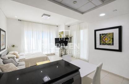 Apartment - Studio - 1 Bathroom for rent in The Royal Oceanic - Dubai Marina - Dubai