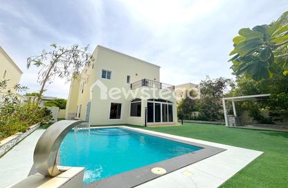 Villa - 5 Bedrooms - 4 Bathrooms for rent in Meadows 1 - Meadows - Dubai