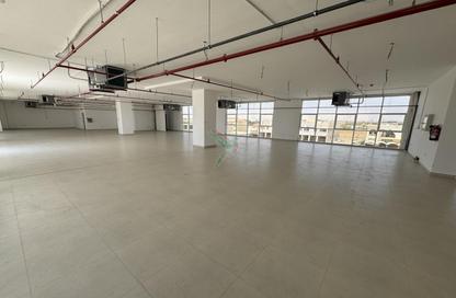 عمارة بالكامل - استوديو - 6 حمامات للايجار في عود بن سجحان - المويجي - العين