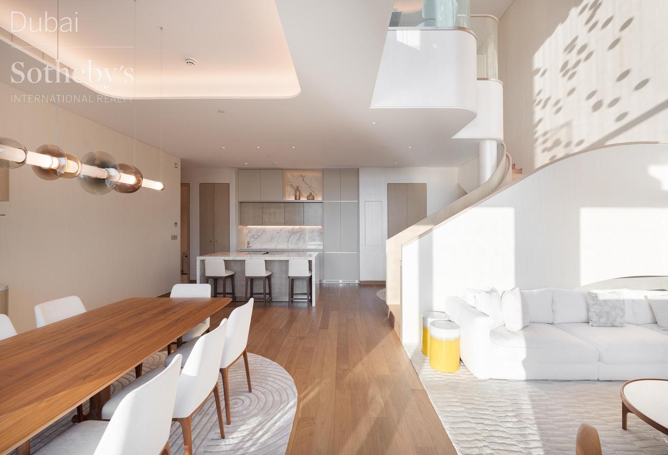 Furnished Four Seasons Duplex on the Canal photo 6