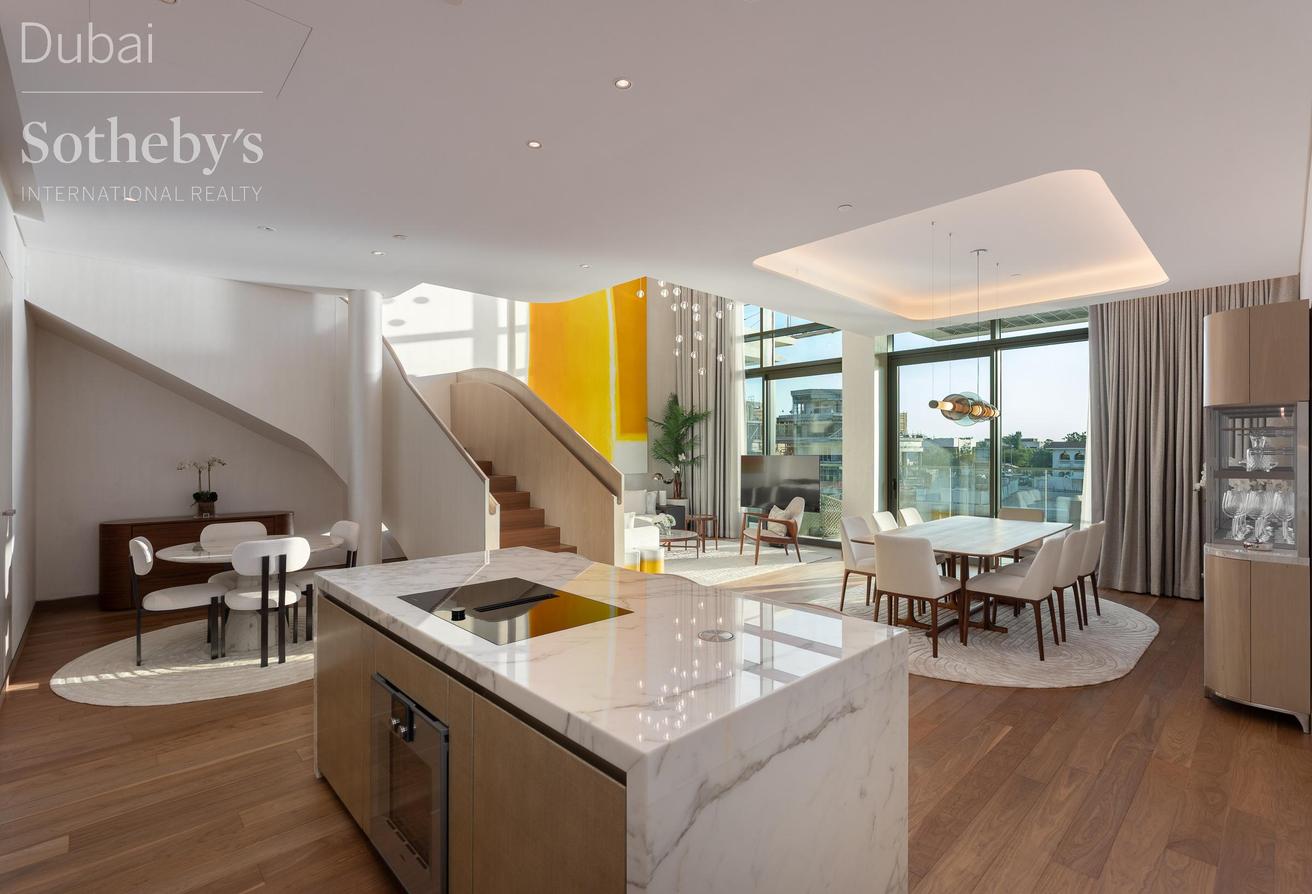 Furnished Four Seasons Duplex on the Canal photo 4