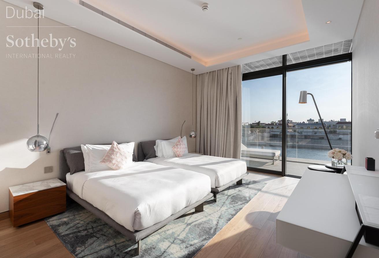 Furnished Four Seasons Duplex on the Canal photo 9