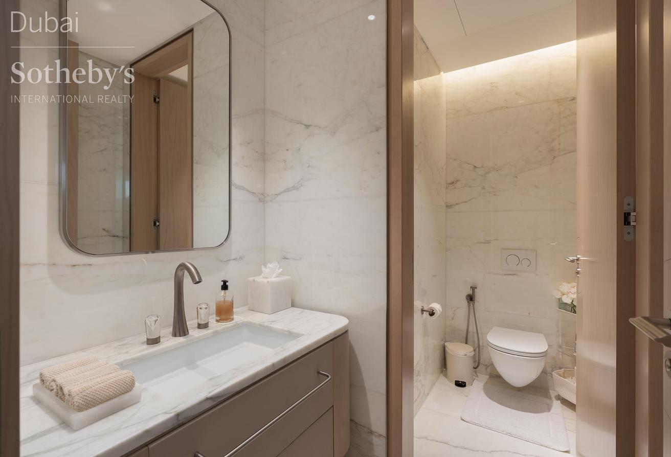 Furnished Four Seasons Duplex on the Canal photo 24