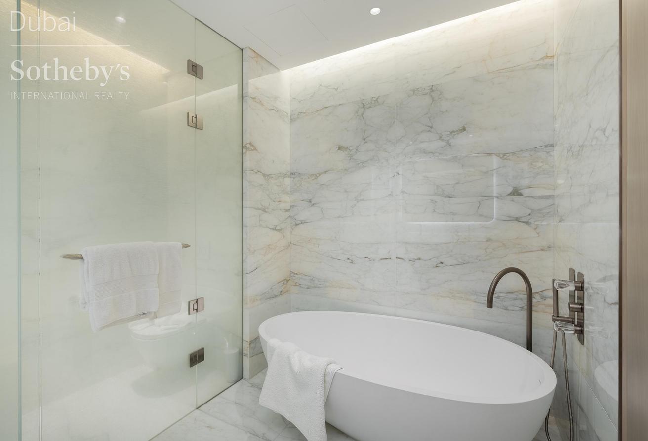 Furnished Four Seasons Duplex on the Canal photo 14