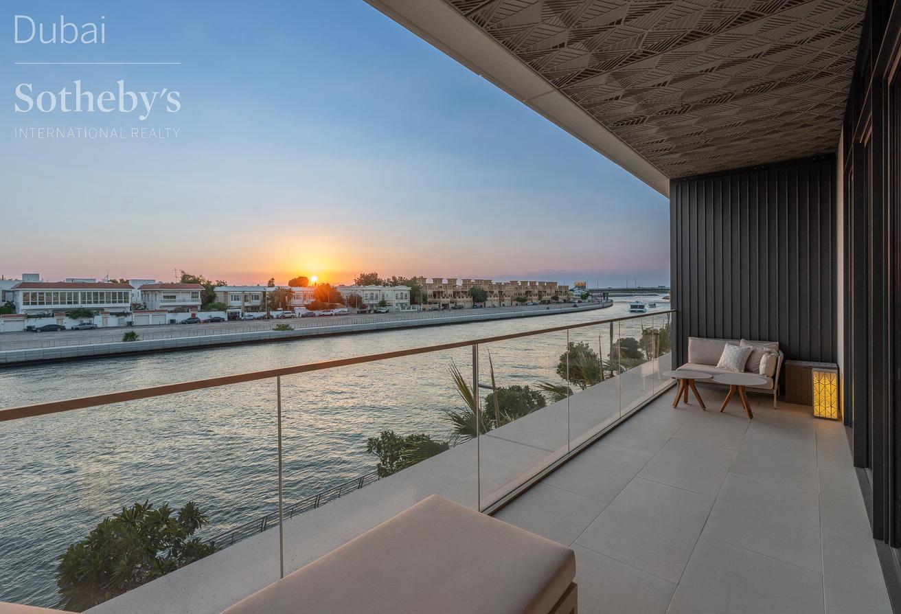 Furnished Four Seasons Duplex on the Canal photo 10