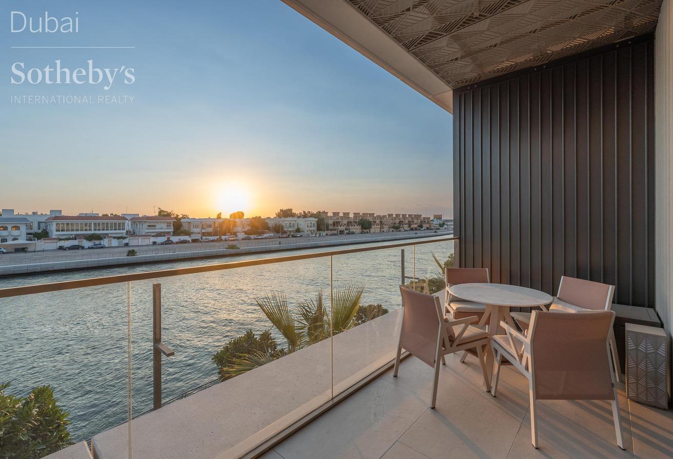 Furnished Four Seasons Duplex on the Canal photo 28