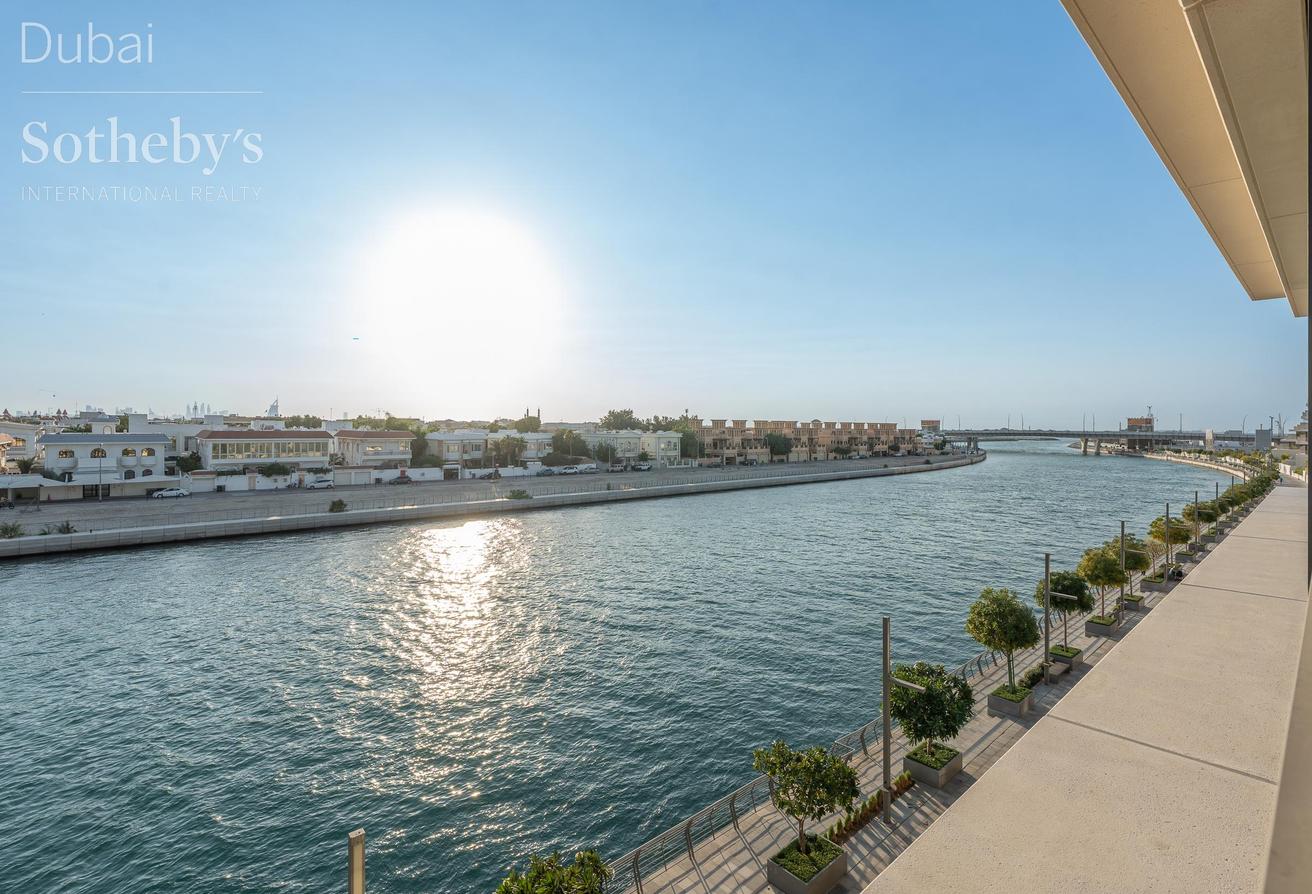 Furnished Four Seasons Duplex on the Canal photo 18