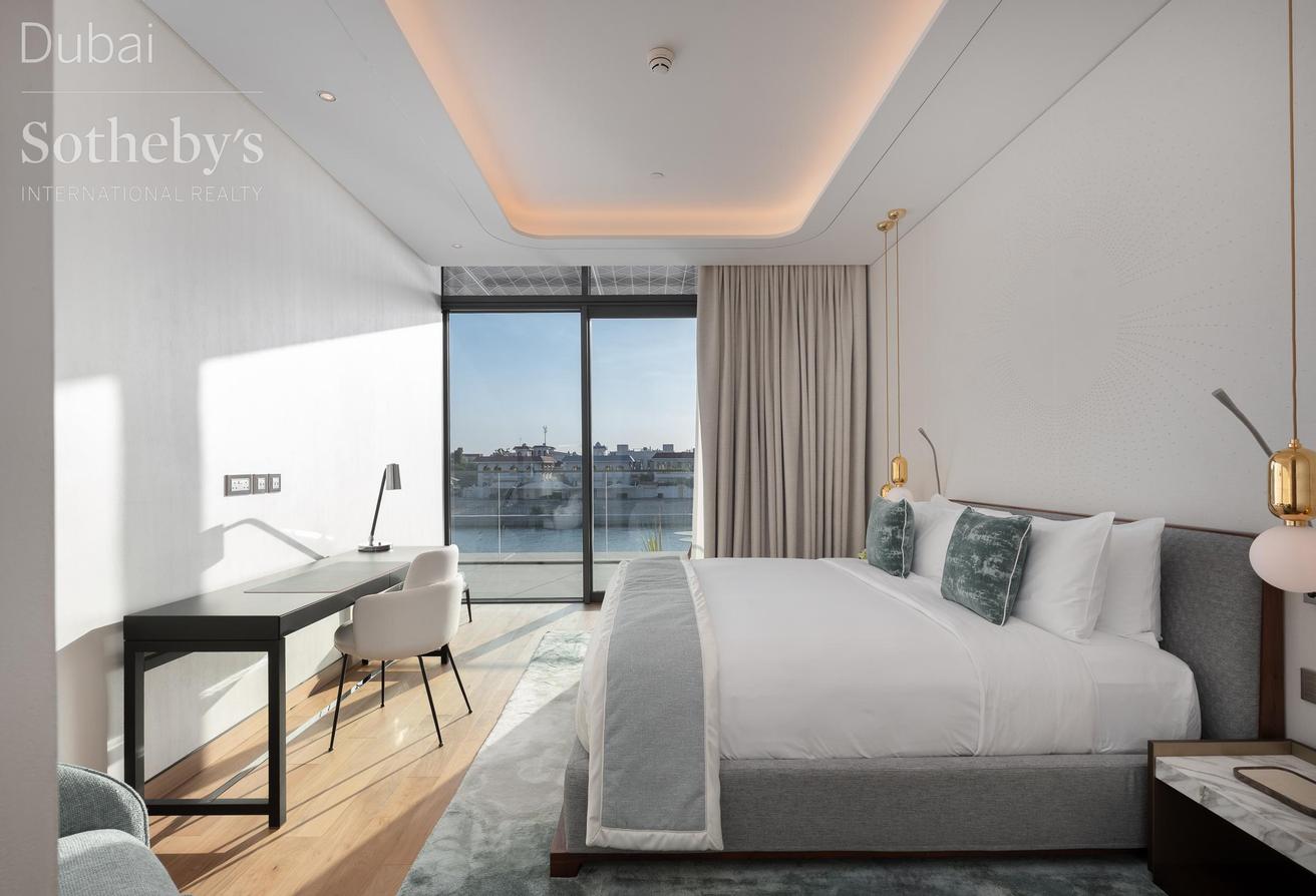 Furnished Four Seasons Duplex on the Canal photo 8