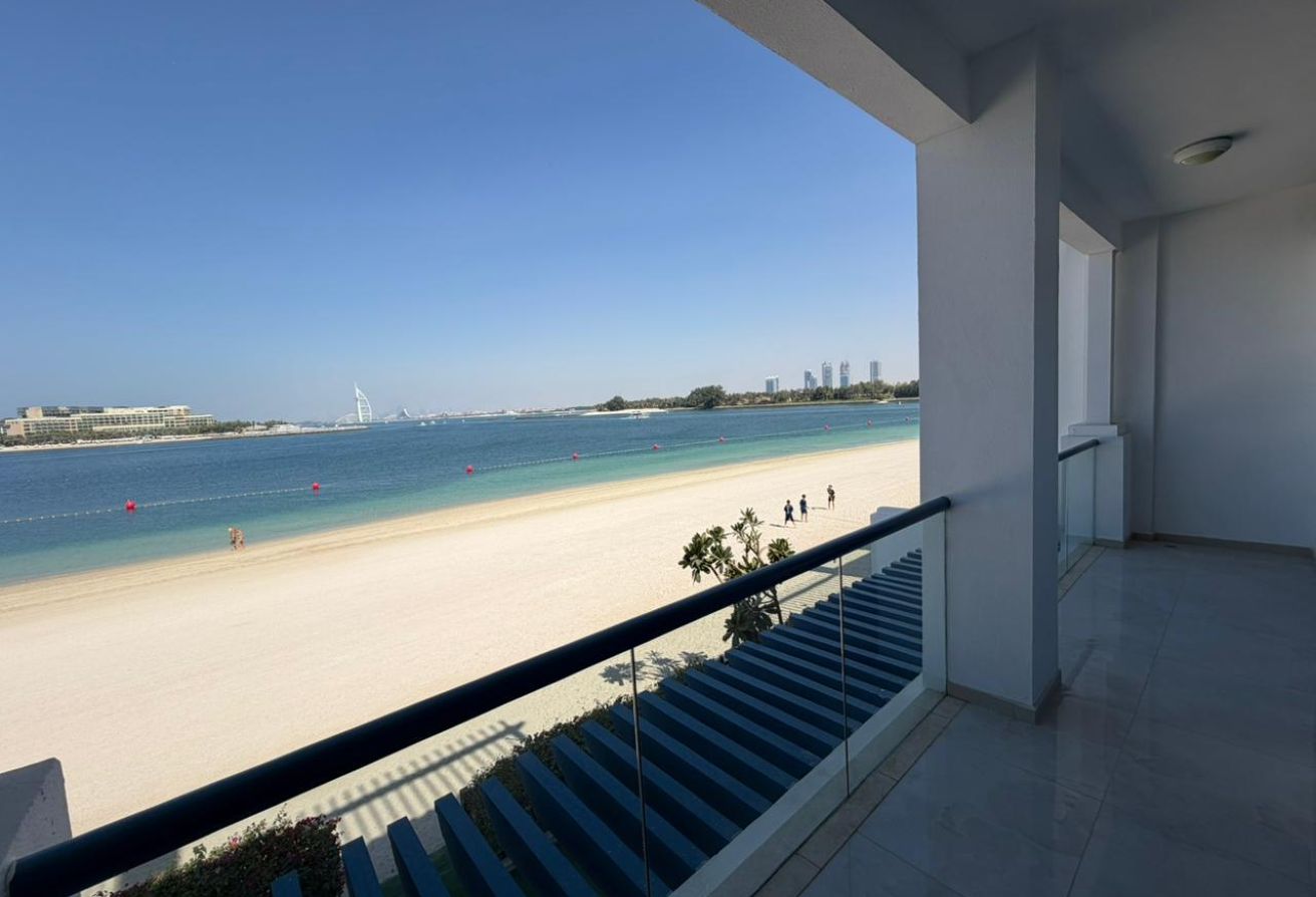 EXCLUSIVE BEACHFRONT LIVING | 5BR VILLA | VACANT
