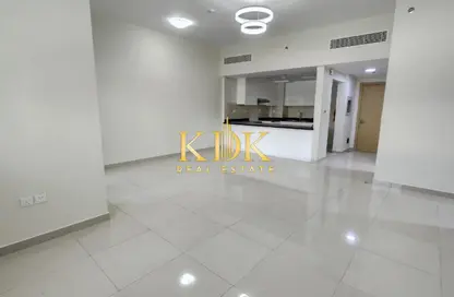 شقة - 2 غرف نوم - 3 حمامات للايجار في بروفايل ريزيدنس - مدينة دبي الرياضية - دبي